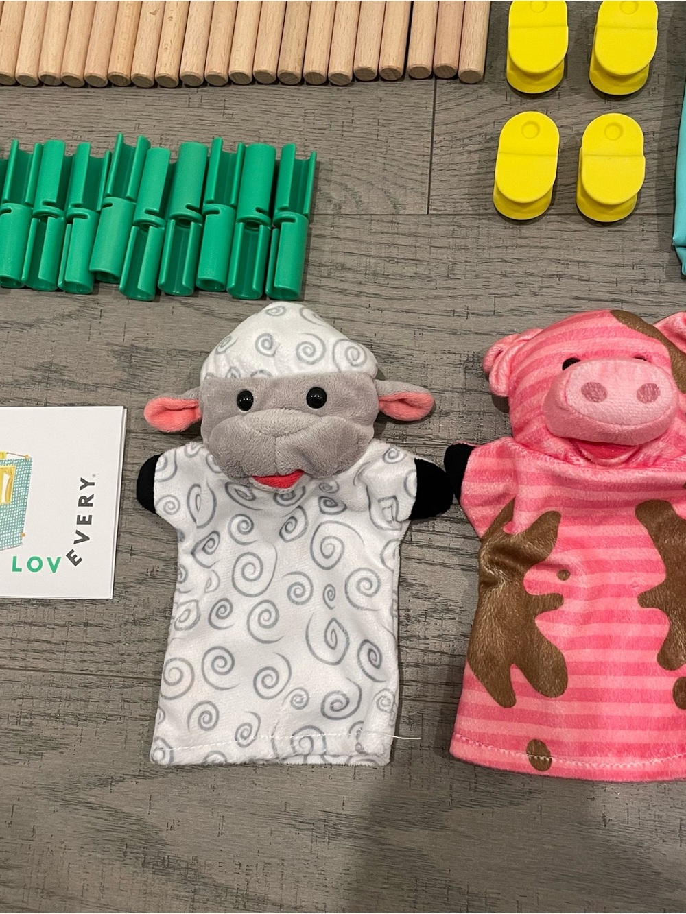 Lovevery Storytelling Puppet Theatre Fort Play Tent 3+ - Picture 5 of 12